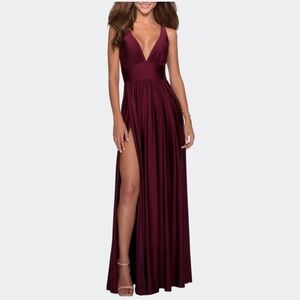 La Femme Empire waist deep v neckline gown size 20. NWT
